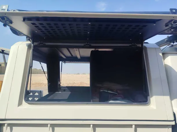 Car image 29