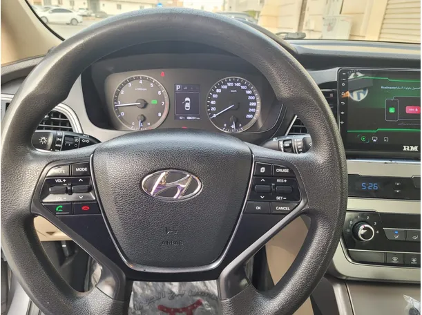 Car image 13