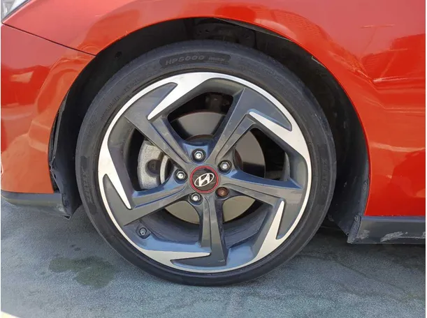 Car image 9