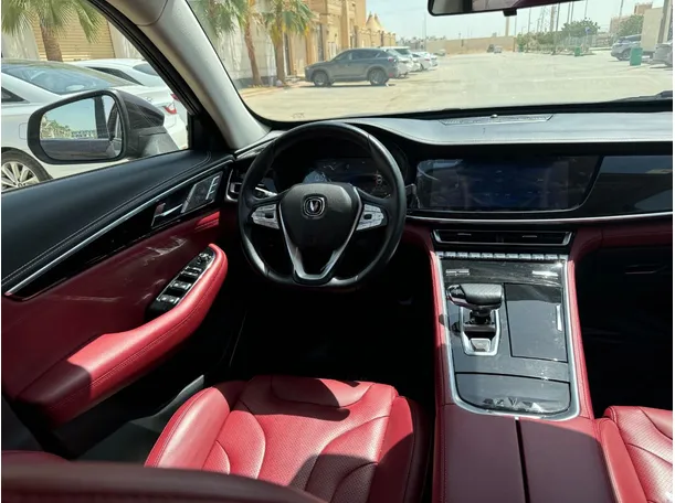 Car image 17