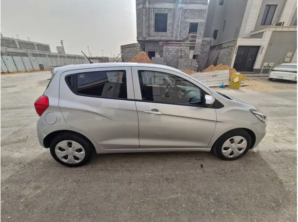 Car image 4