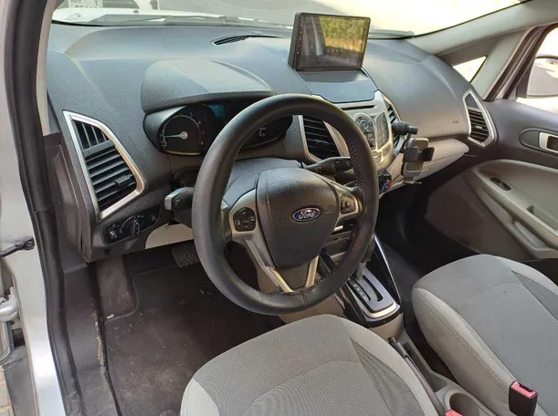 Car image 11