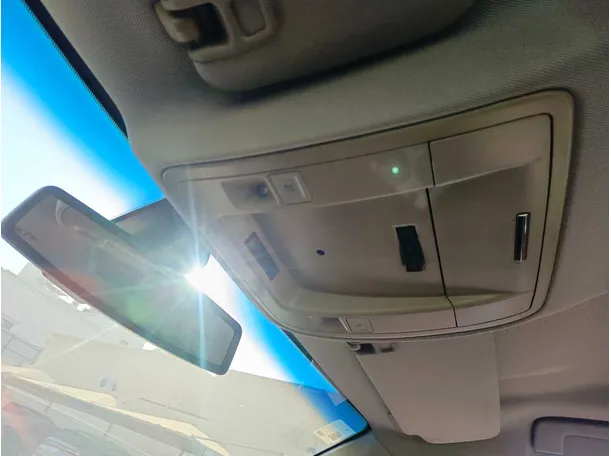 Car image 30