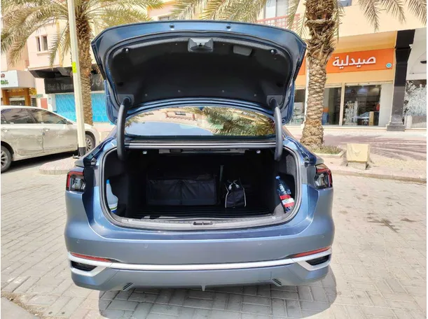 Car image 20