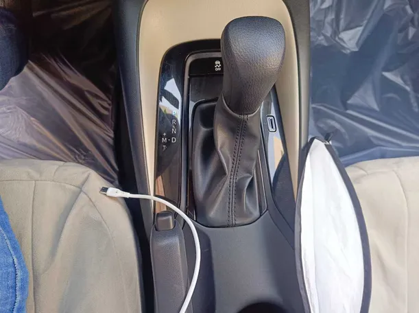 Car image 20
