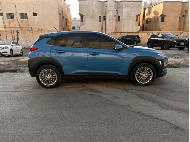 Car image 4