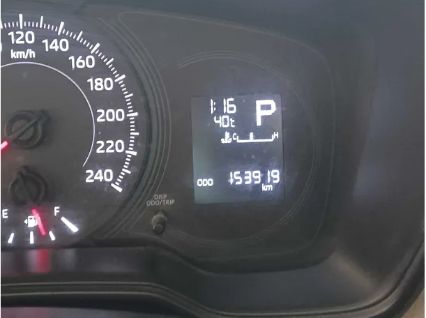 Car image 19