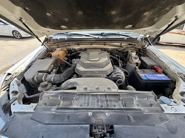 Car image 19