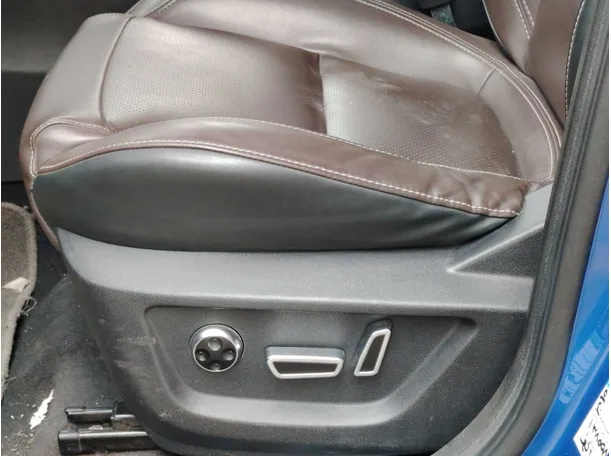 Car image 33