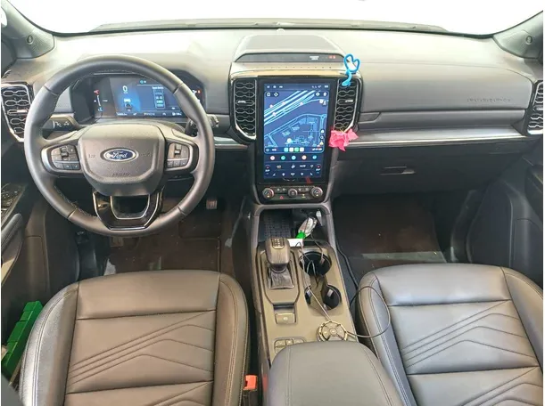 Car image 17