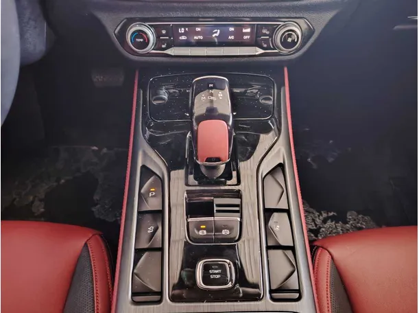 Car image 26