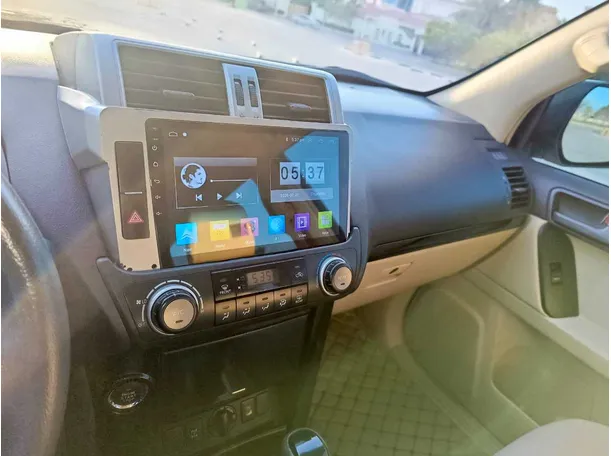 Car image 23