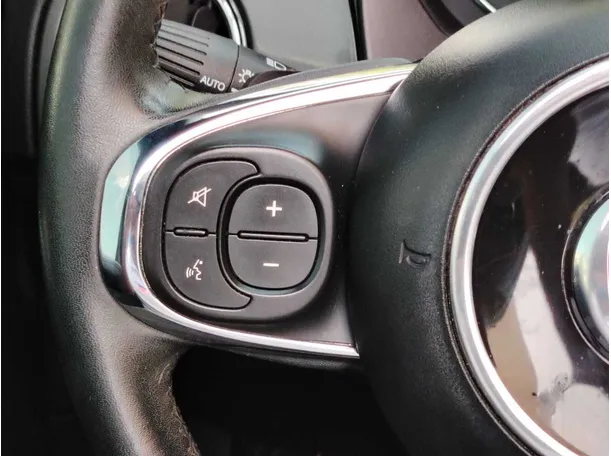 Car image 32