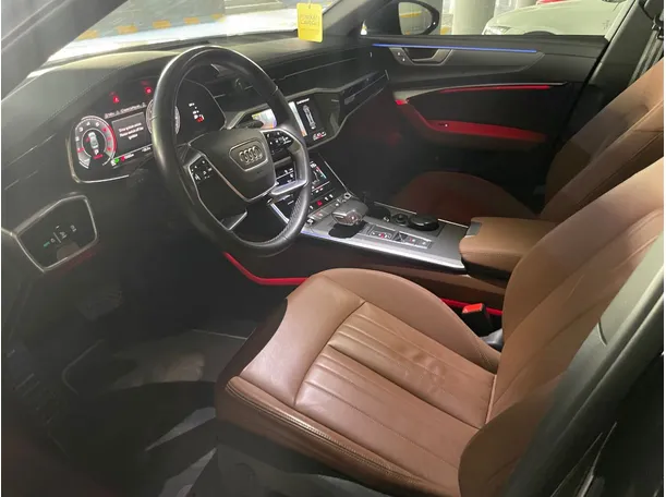 Car image 11