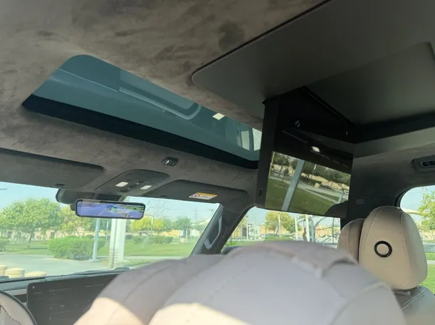 Car image 26
