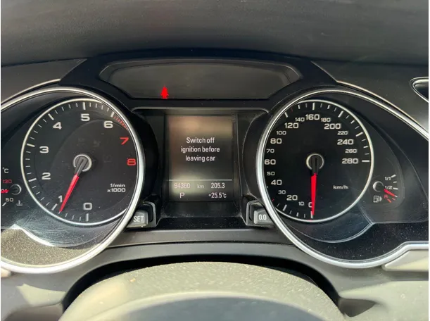 Car image 19