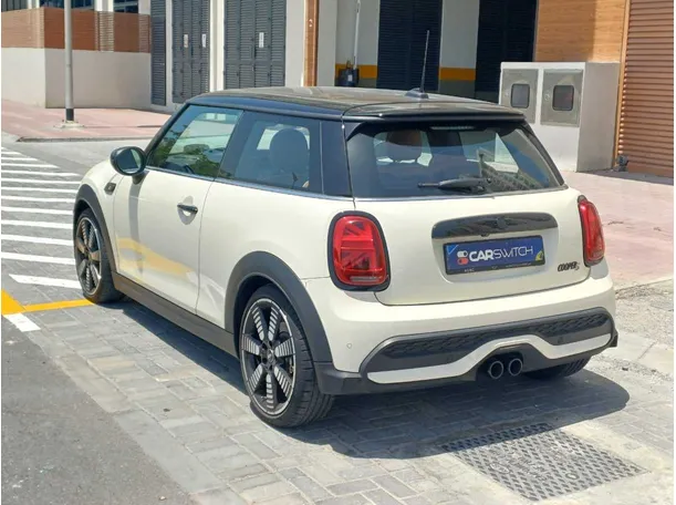 Car image 7