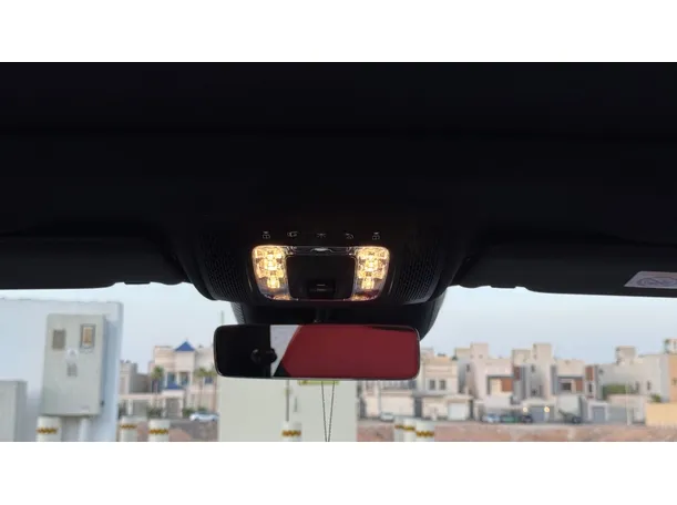 Car image 26