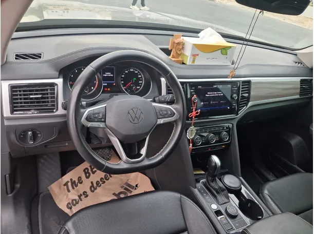 Car image 11