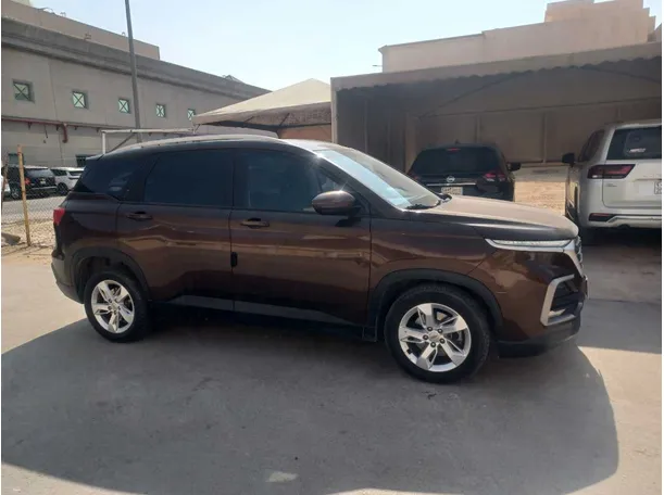 Car image 4