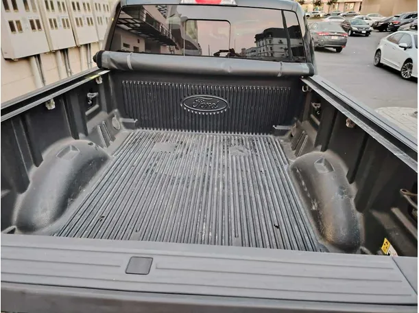 Car image 33