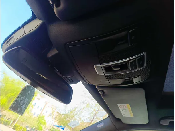 Car image 37