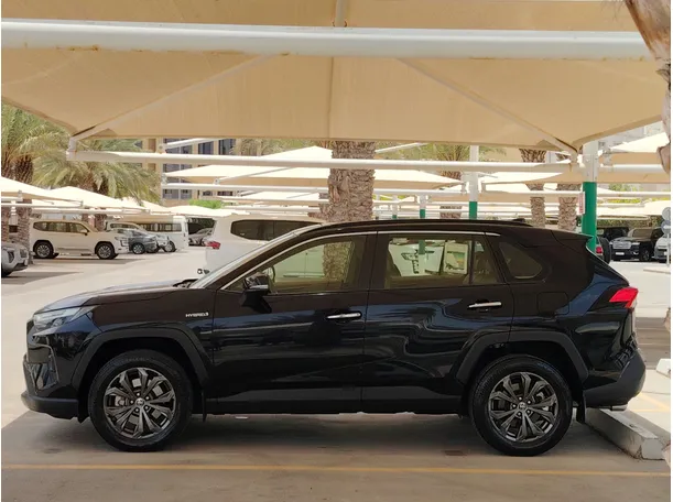 Car image 8