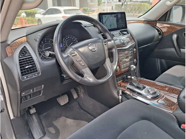 Car image 11