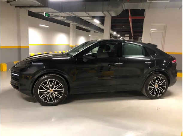 Car image 8