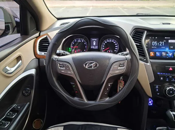 Car image 19