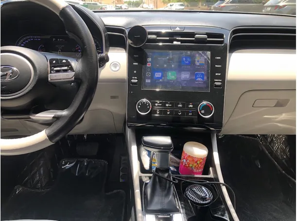 Car image 18