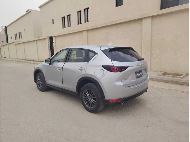 Car image 7