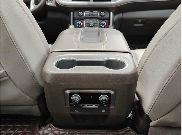 Car image 30