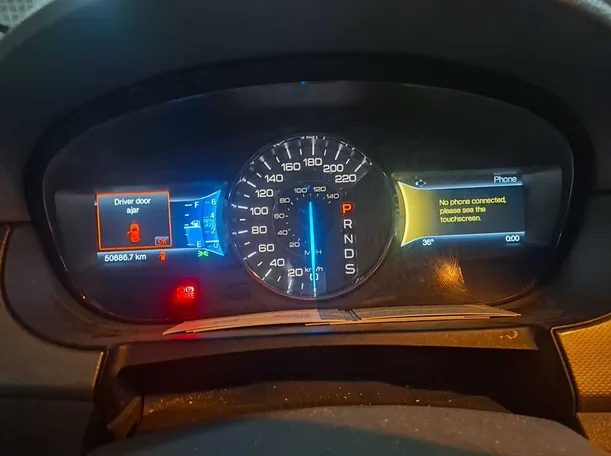 Car image 14