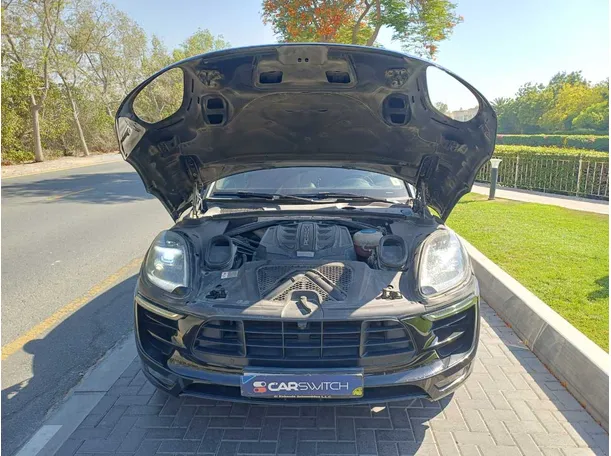 Car image 25