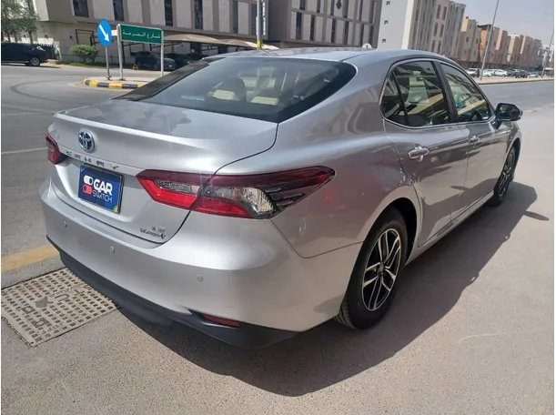 Car image 5