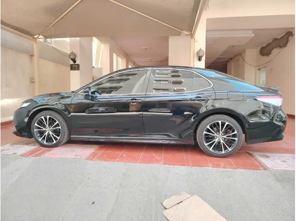 Car image 8
