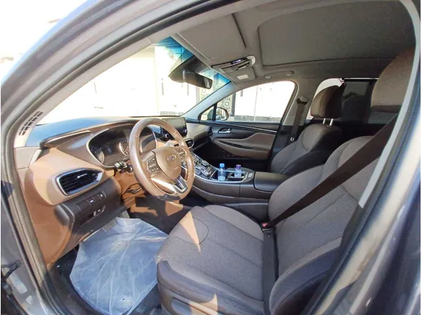 Car image 10