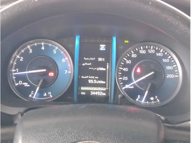 Car image 26
