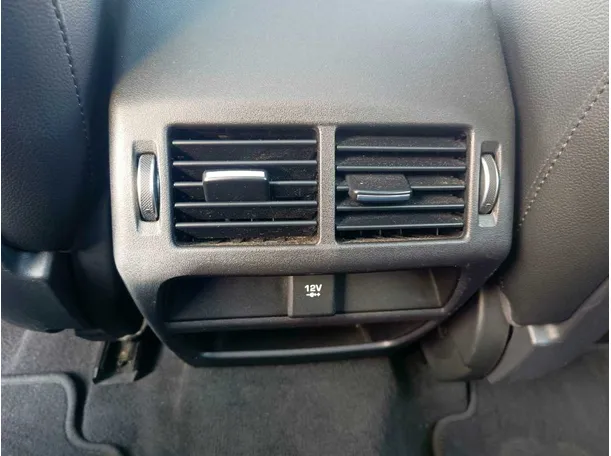 Car image 32