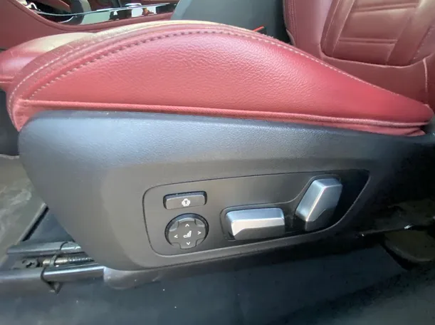 Car image 22