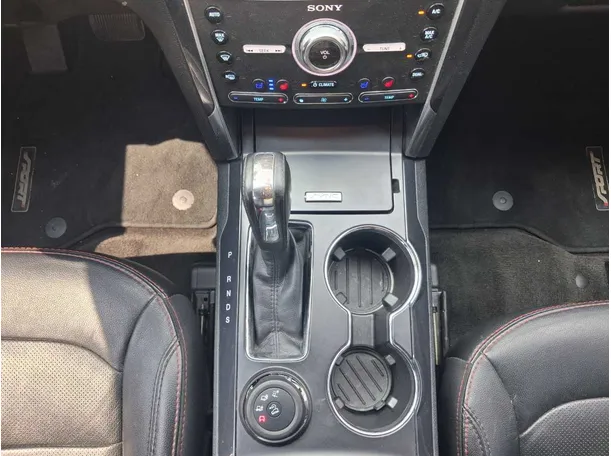 Car image 17