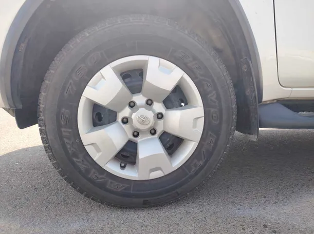 Car image 9