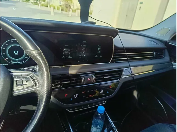 Car image 24
