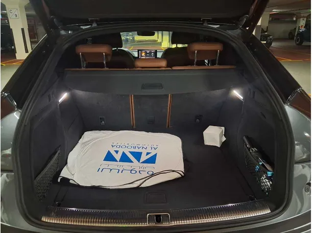Car image 23