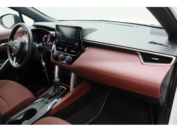 Car image 10