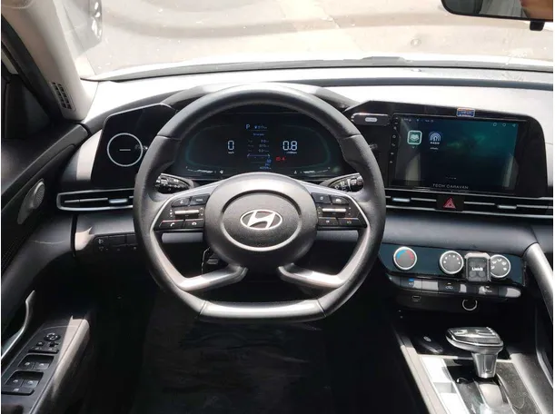 Car image 26
