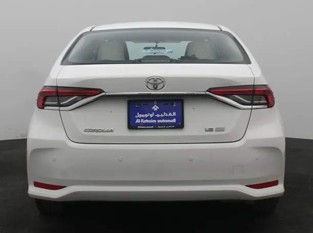 Car image 12