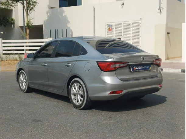 Car image 7