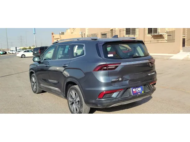 Car image 8